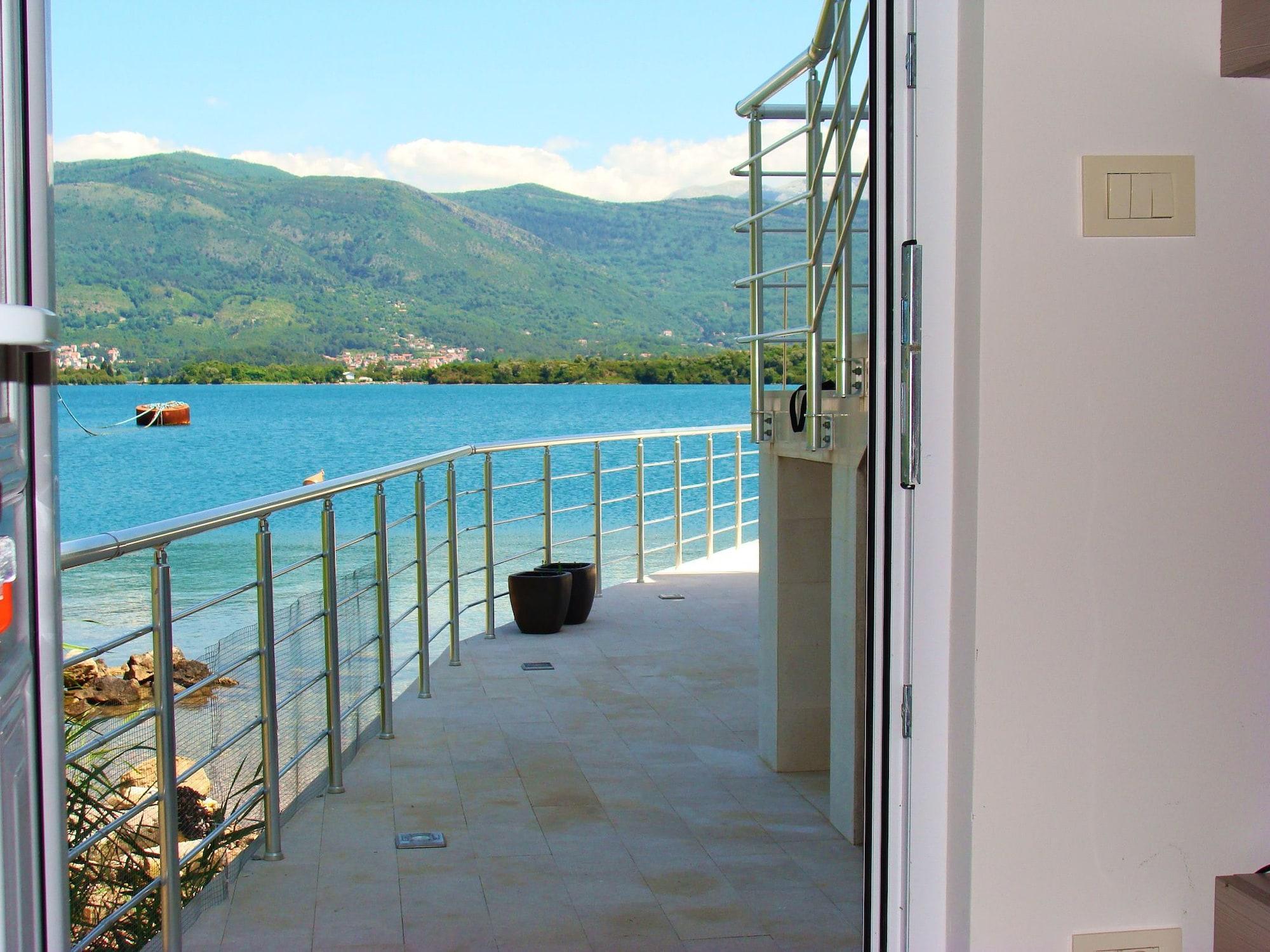 Apartments Monet Tivat Exteriör bild